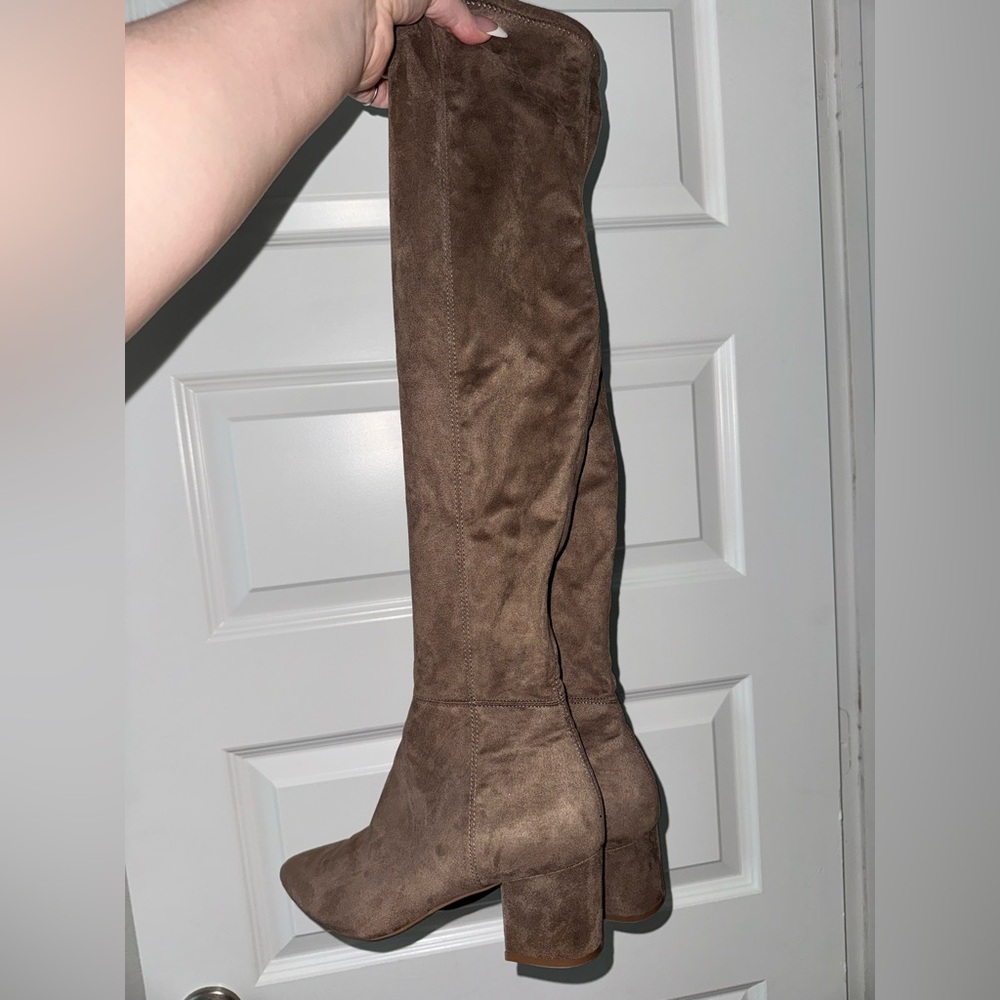 Steve Madden Brinkley Taupe Boots